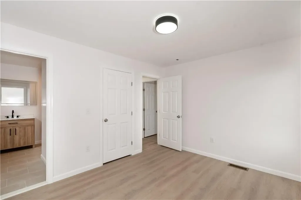 39 Douglas Avenue Providence RI 02908