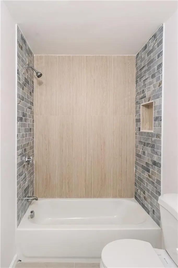 39 Douglas Avenue Providence RI 02908