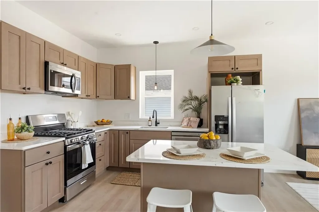 39 Douglas Avenue Providence RI 02908