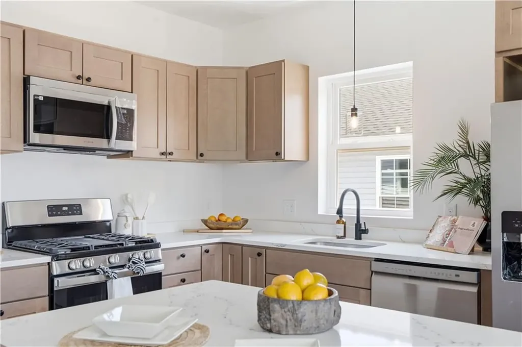 39 Douglas Avenue Providence RI 02908