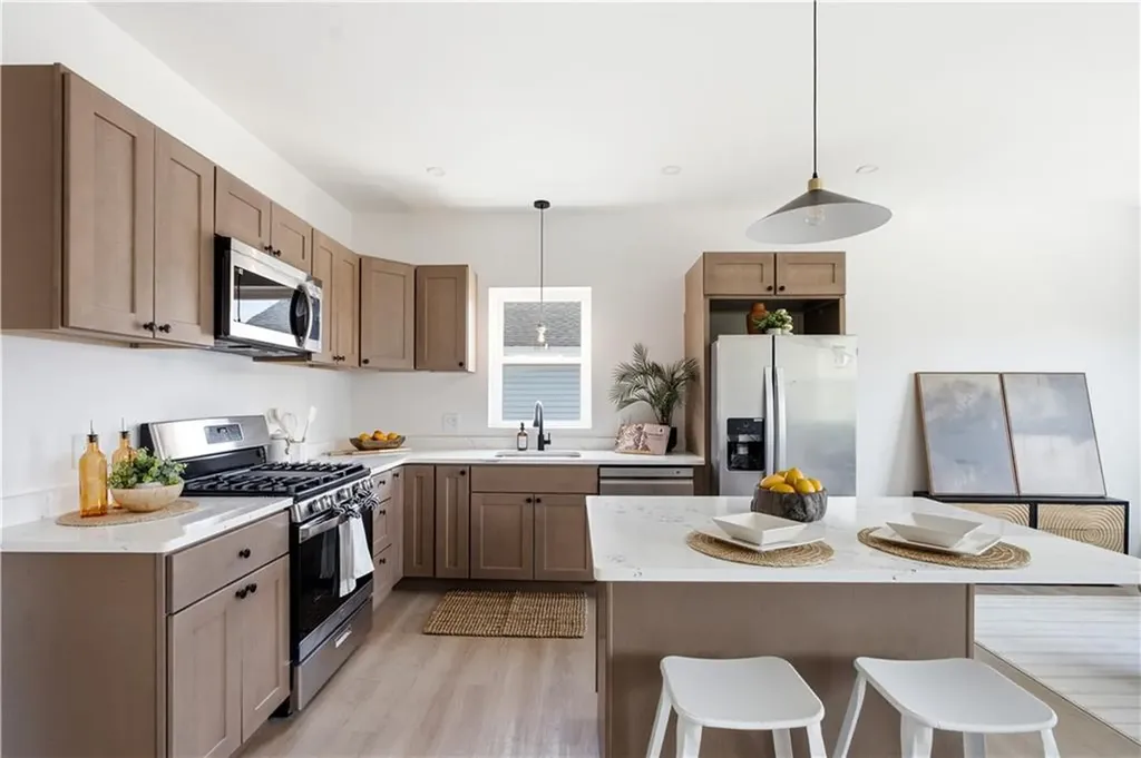 39 Douglas Avenue Providence RI 02908