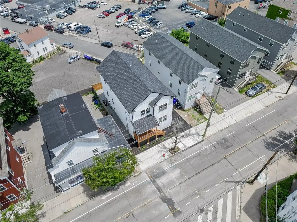 39 Douglas Avenue Providence RI 02908