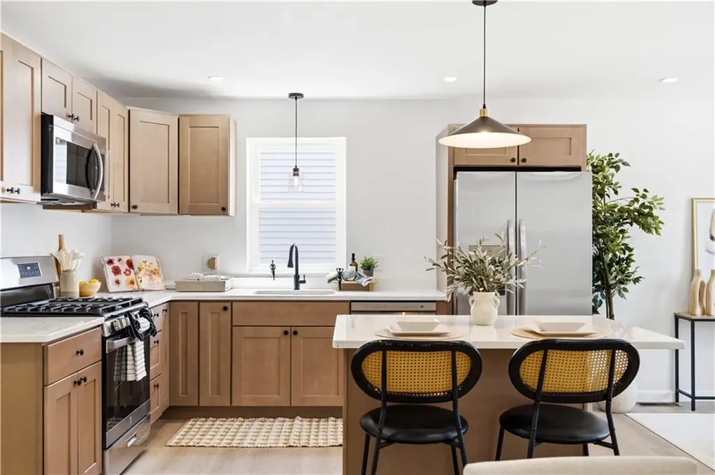 39 Douglas Avenue Providence RI 02908