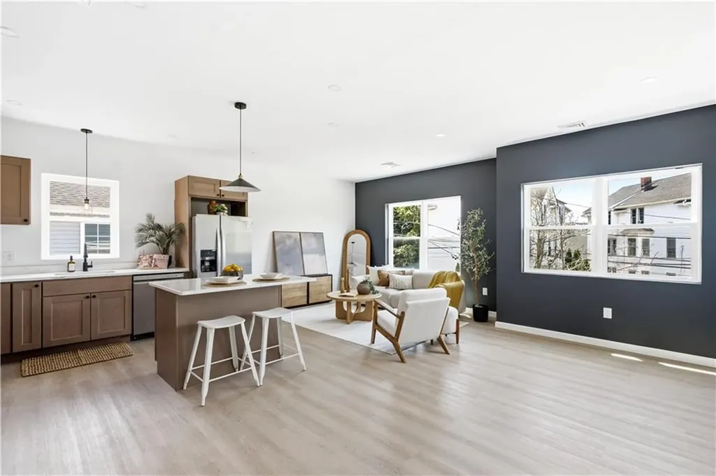 39 Douglas Avenue Providence RI 02908