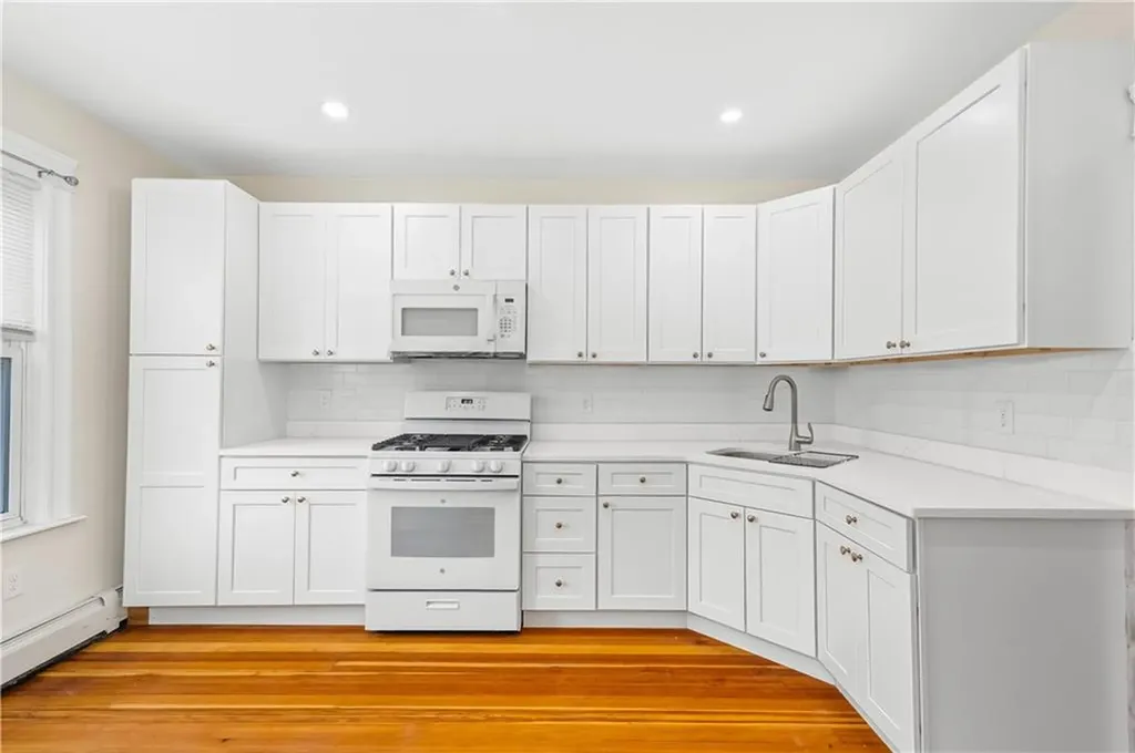 1226 1224 Park Avenue Woonsocket RI 02895