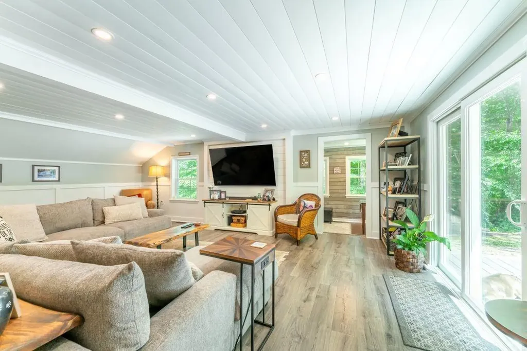 25 Hickory Lane Westerly RI 02891