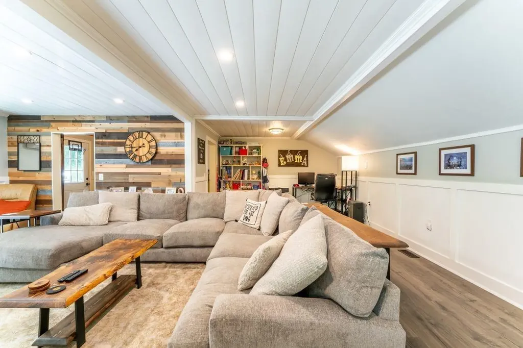 25 Hickory Lane Westerly RI 02891