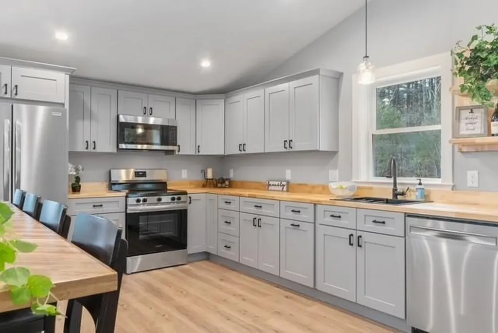 43 Weeks Hill Road Coventry RI 02827