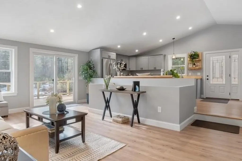 43 Weeks Hill Road Coventry RI 02827