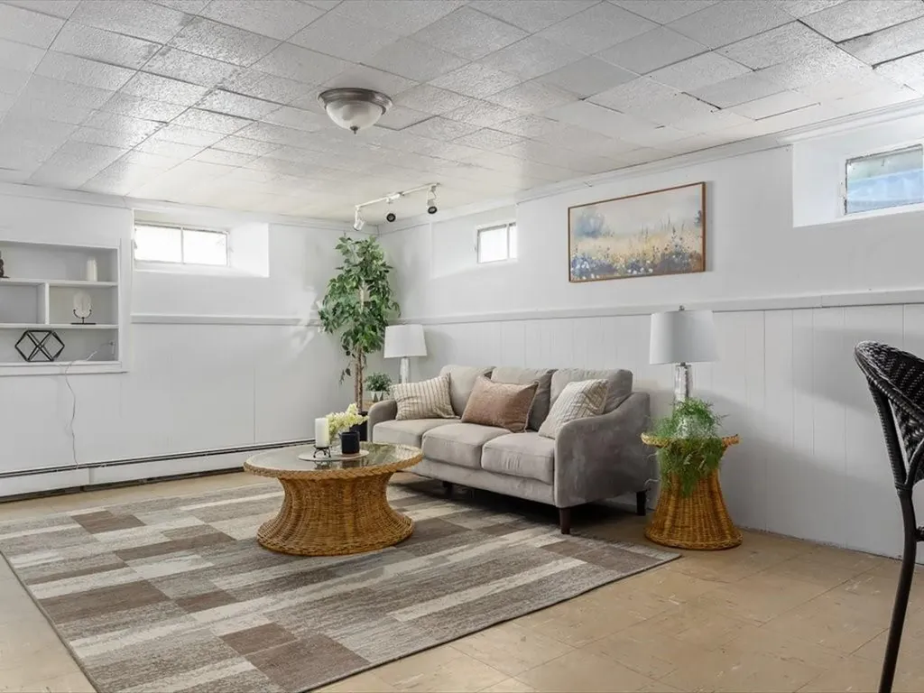 83 Vincent Avenue North Providence RI 02904