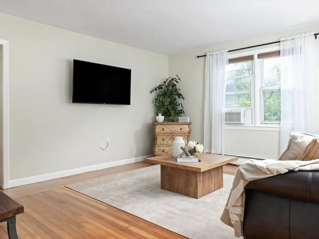 83 Vincent Avenue North Providence RI 02904
