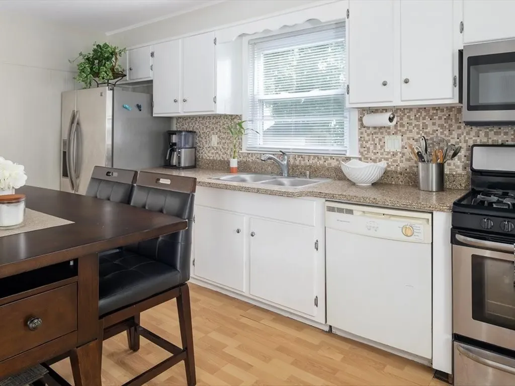 83 Vincent Avenue North Providence RI 02904