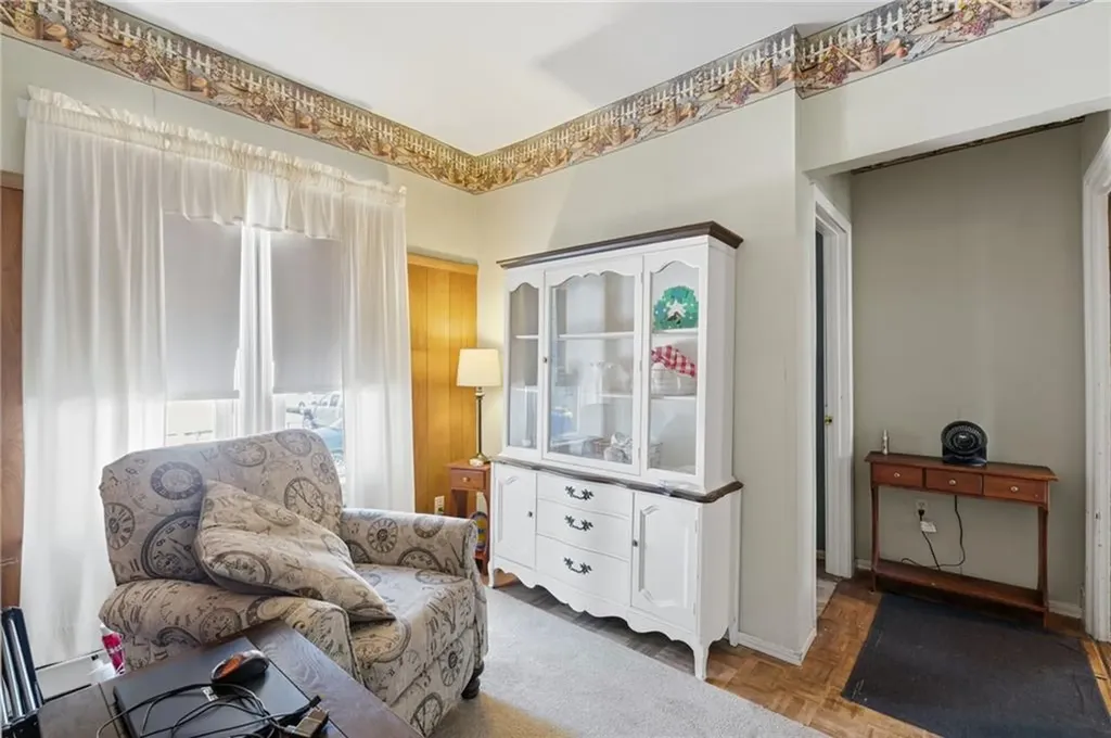 35 Woodlawn Avenue Pawtucket RI 02860