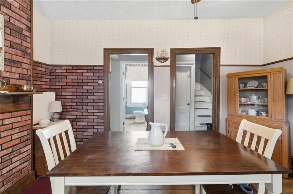 35 Woodlawn Avenue Pawtucket RI 02860