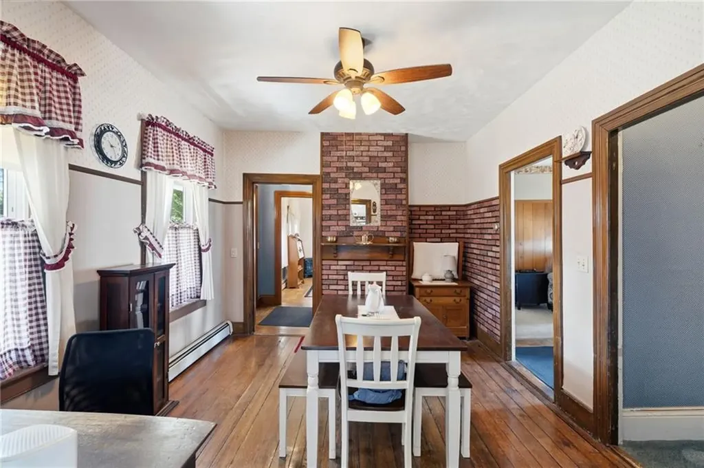 35 Woodlawn Avenue Pawtucket RI 02860