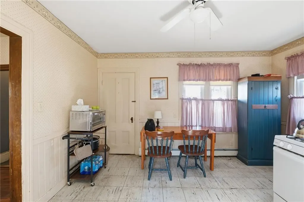 35 Woodlawn Avenue Pawtucket RI 02860