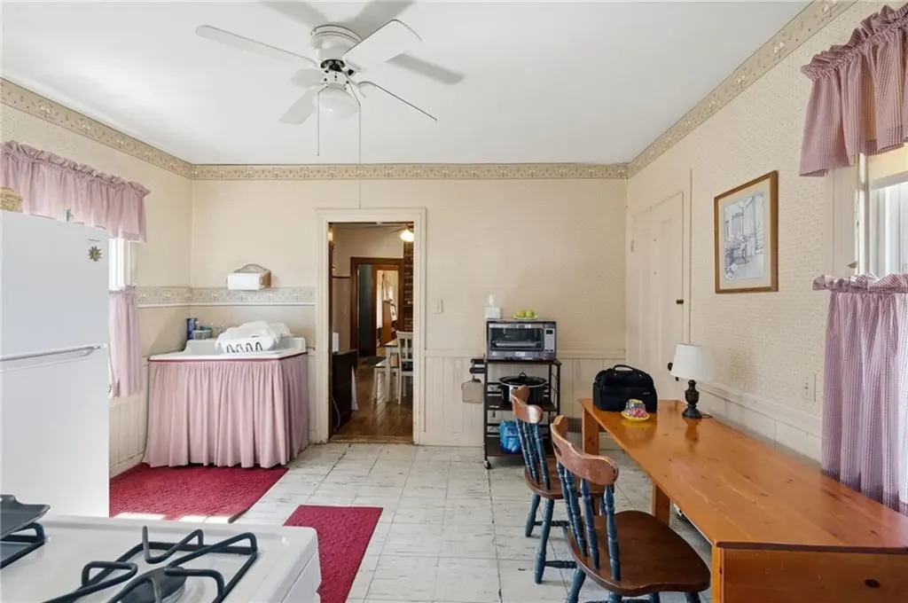 35 Woodlawn Avenue Pawtucket RI 02860