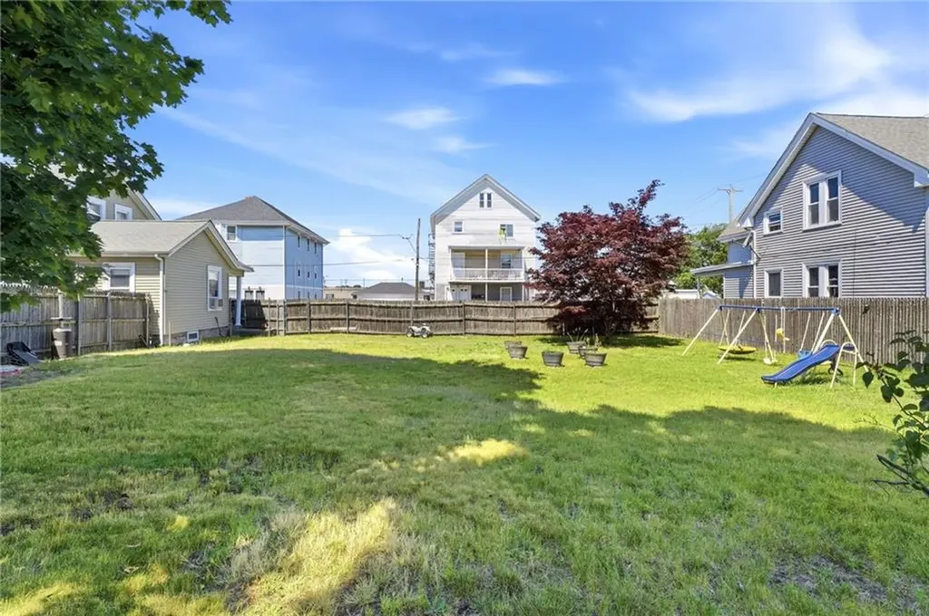 35 Woodlawn Avenue Pawtucket RI 02860