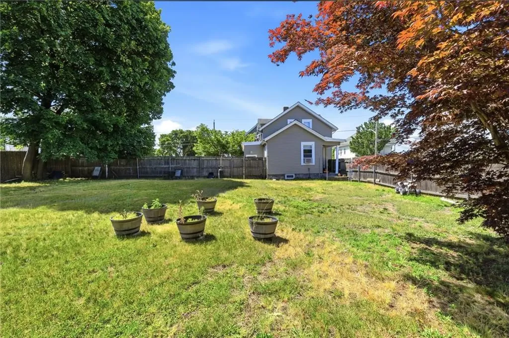 35 Woodlawn Avenue Pawtucket RI 02860