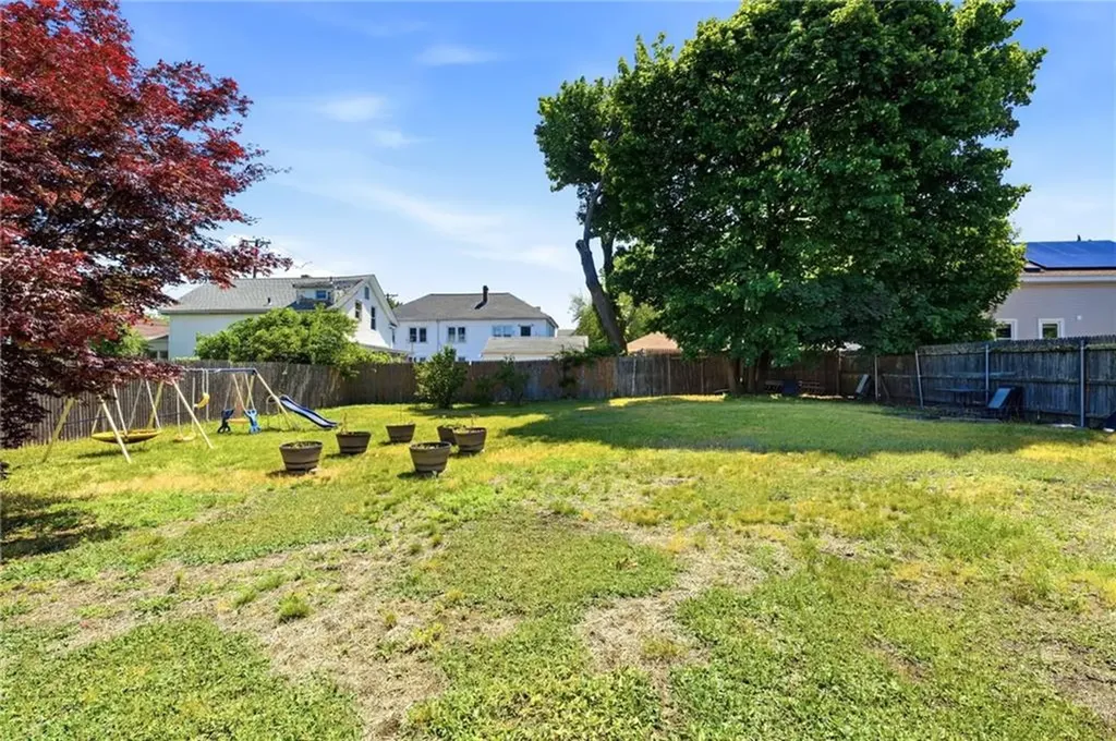 35 Woodlawn Avenue Pawtucket RI 02860