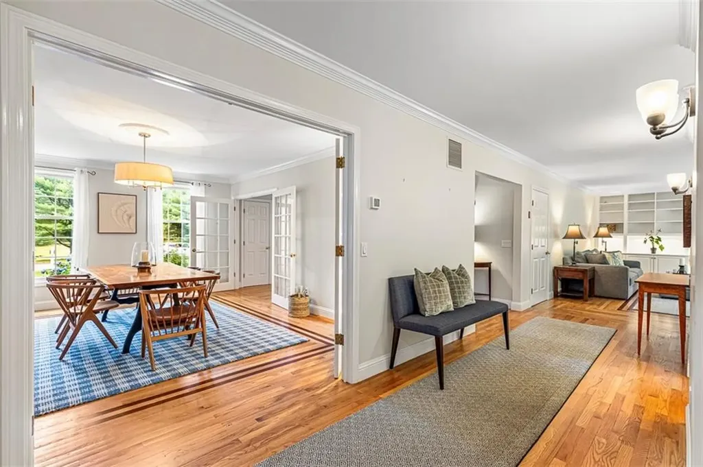 1 Mallard Cove Way Barrington RI 02806