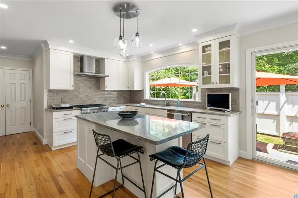 1 Mallard Cove Way Barrington RI 02806