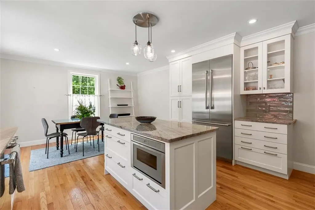 1 Mallard Cove Way Barrington RI 02806