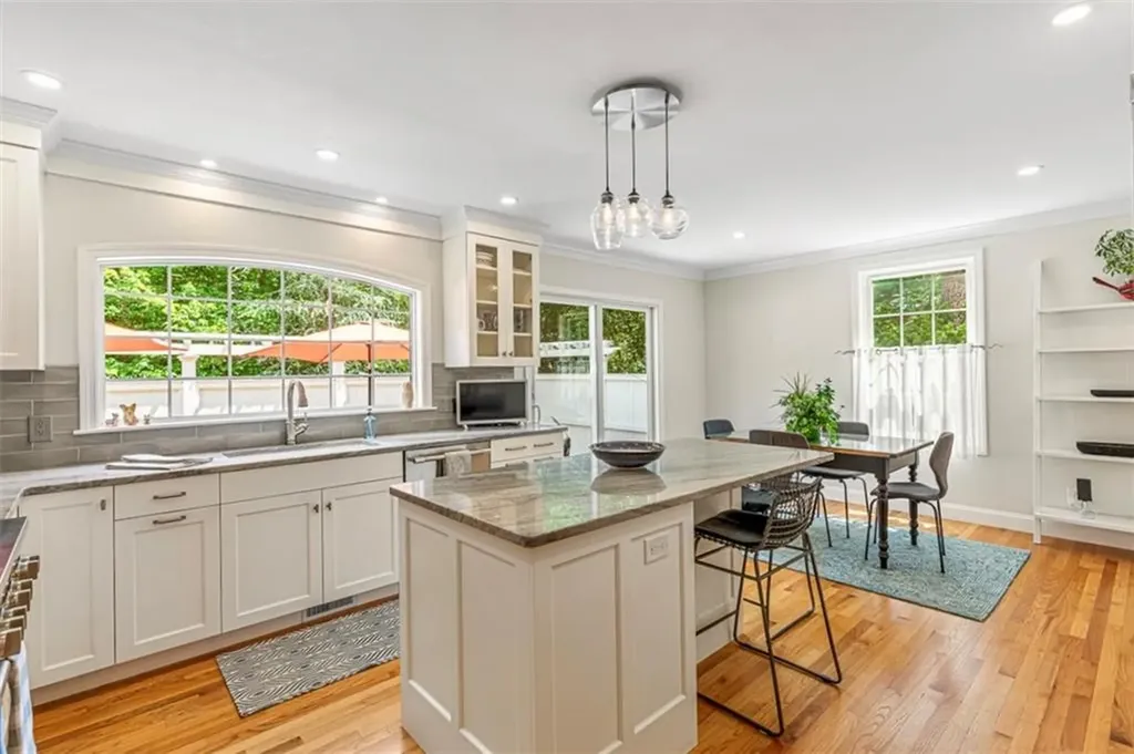 1 Mallard Cove Way Barrington RI 02806