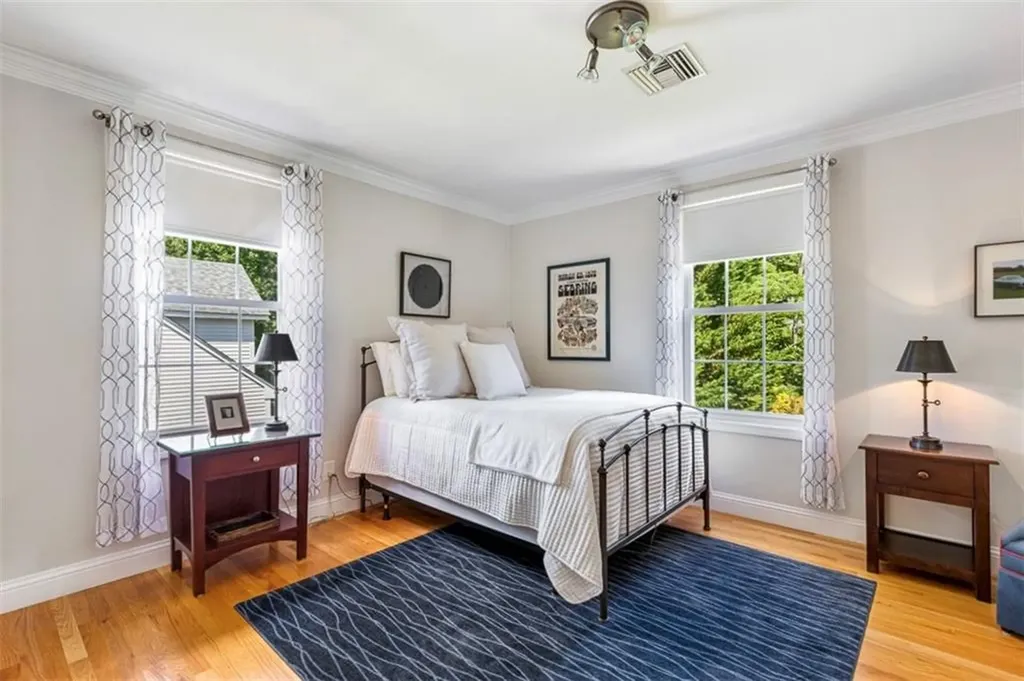 1 Mallard Cove Way Barrington RI 02806