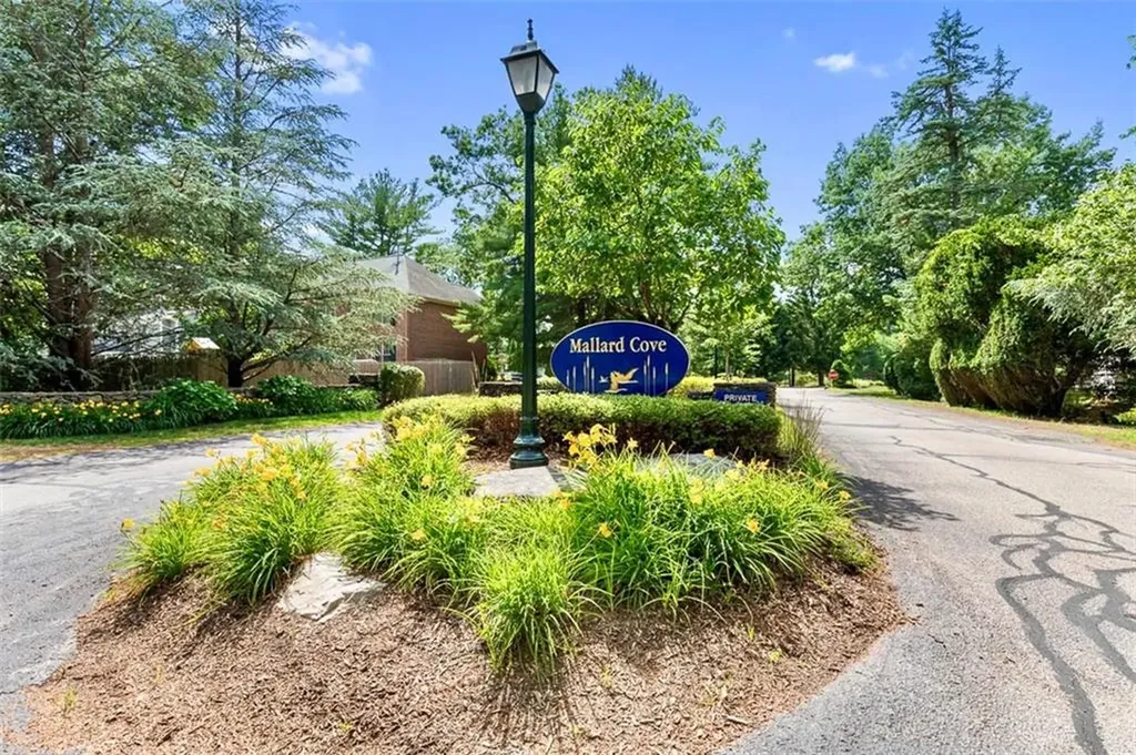 1 Mallard Cove Way Barrington RI 02806