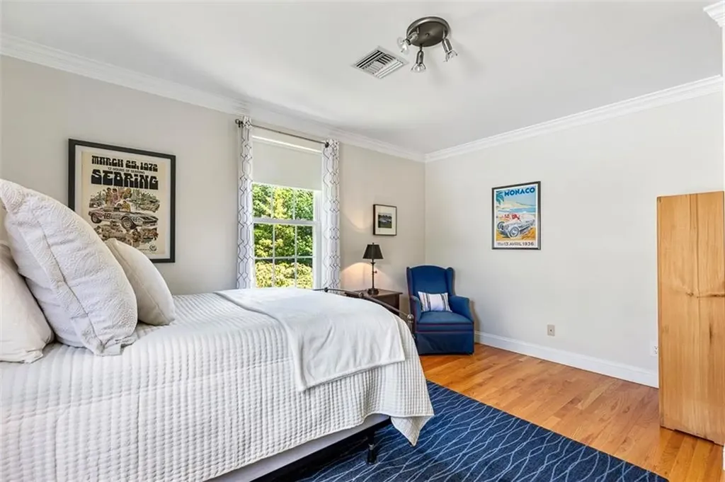 1 Mallard Cove Way Barrington RI 02806