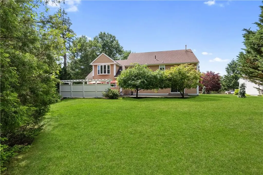 1 Mallard Cove Way Barrington RI 02806
