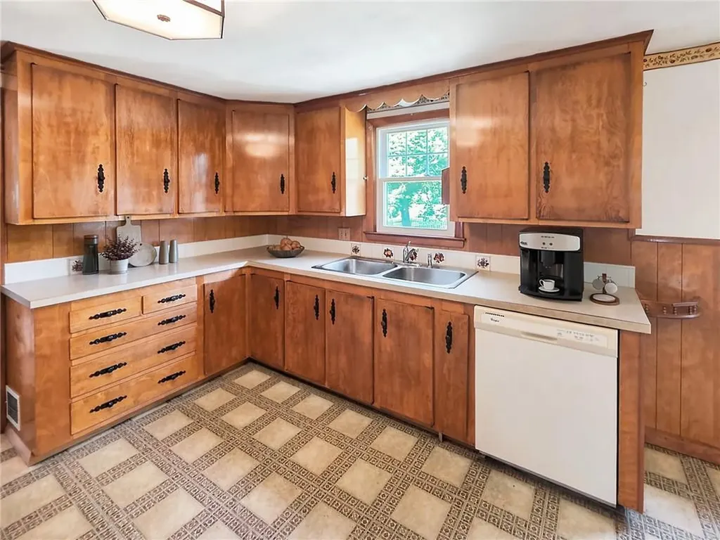 91 Pepin Street West Warwick RI 02893
