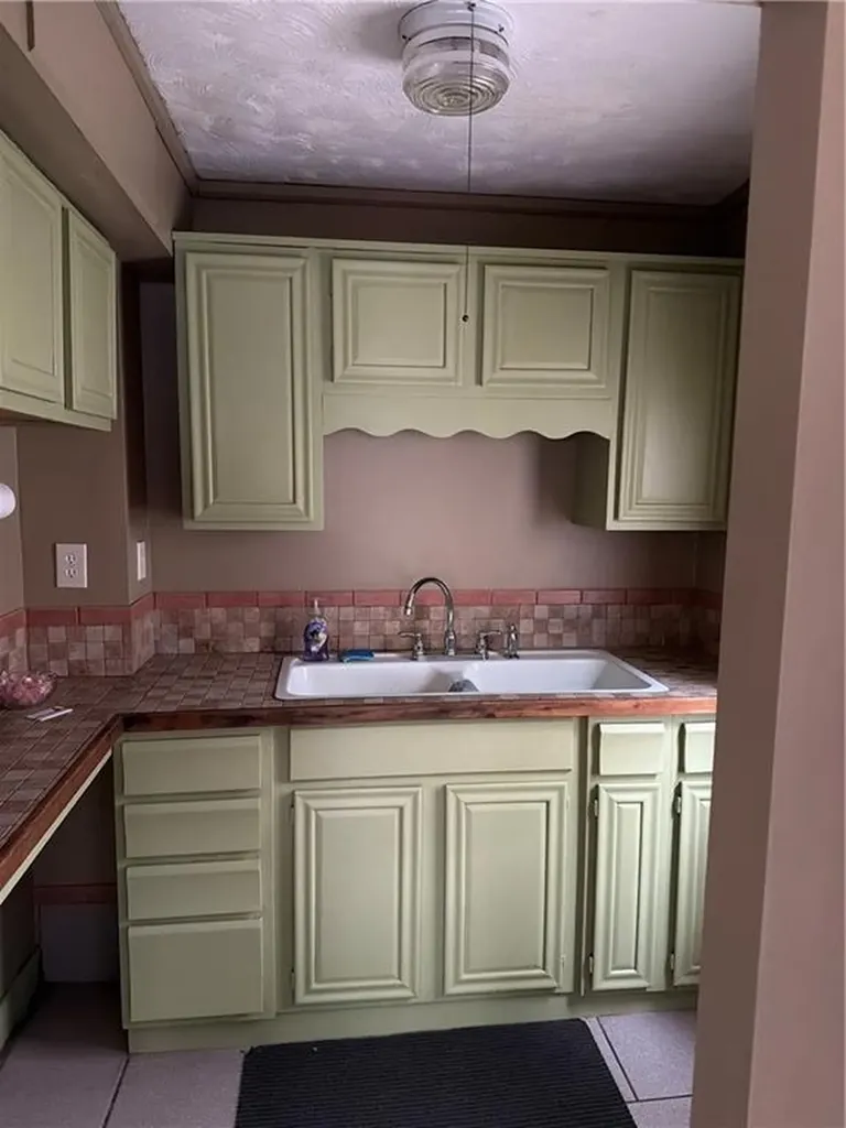 113 Hugo Street Providence RI 02904