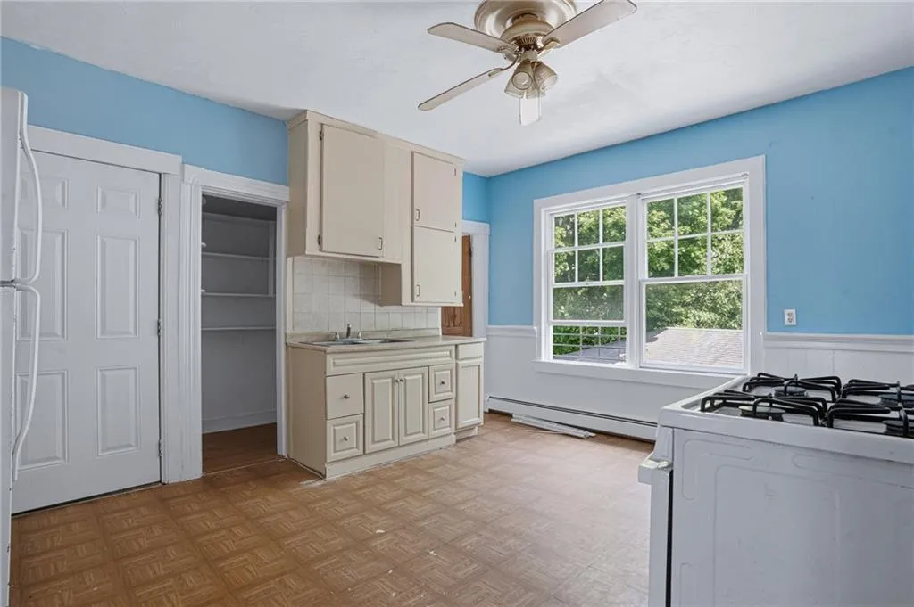 913 Social Street Woonsocket RI 02895