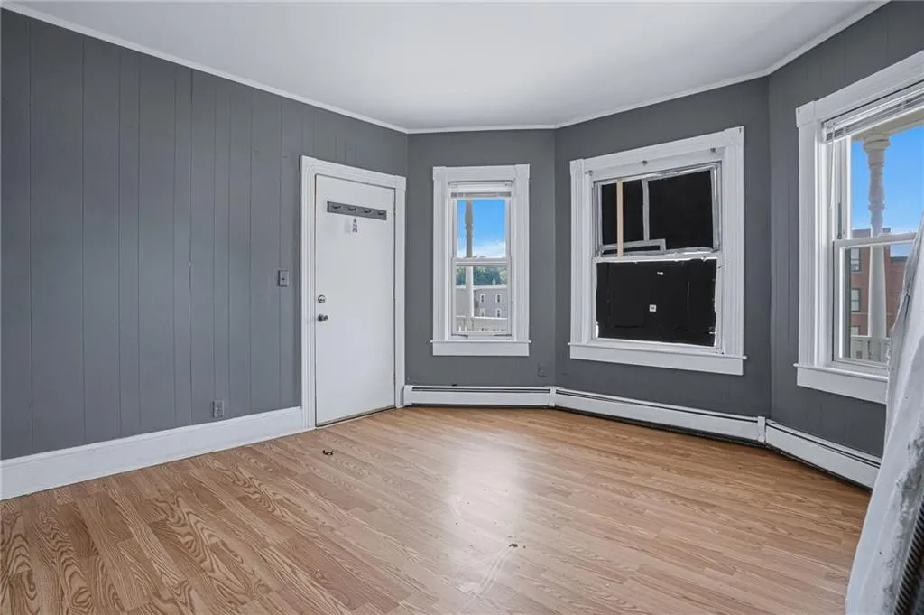 913 Social Street Woonsocket RI 02895