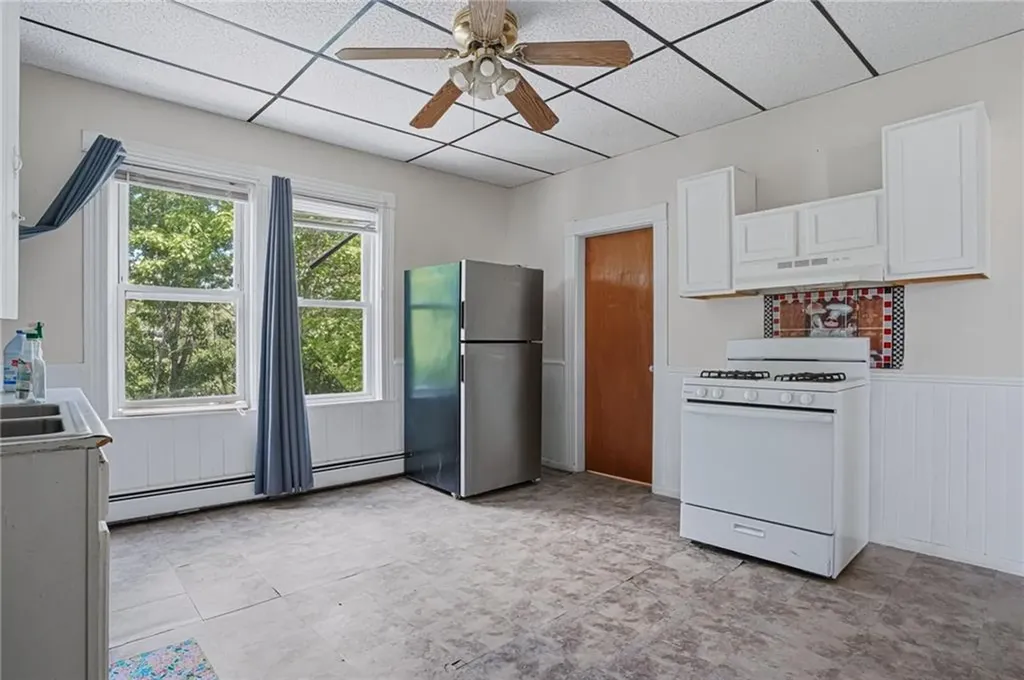 913 Social Street Woonsocket RI 02895