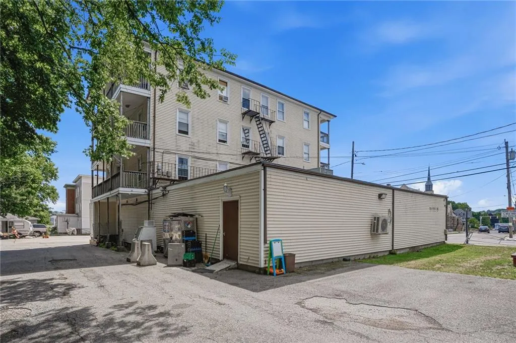 937 939 Social Street Woonsocket RI 02895