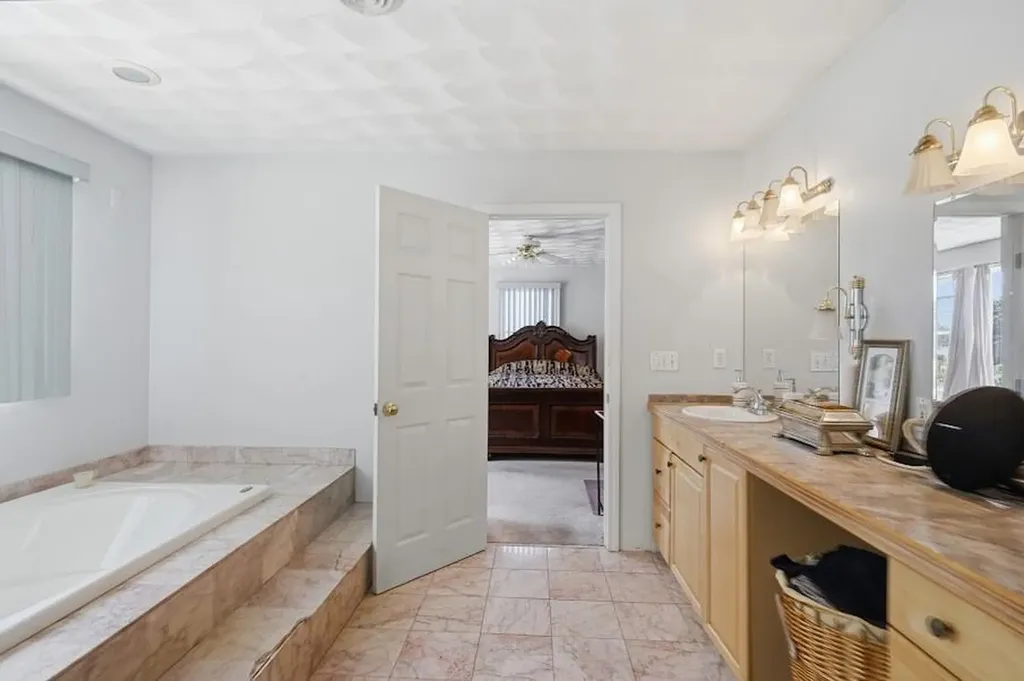 133 Sandringham Avenue Providence RI 02908