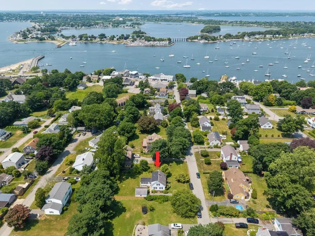 83 South Avenue Tiverton RI 02878