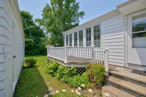 83 South Avenue Tiverton RI 02878