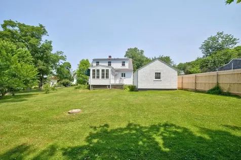 83 South Avenue Tiverton RI 02878