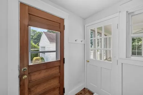 83 South Avenue Tiverton RI 02878