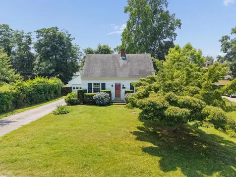 83 South Avenue Tiverton RI 02878