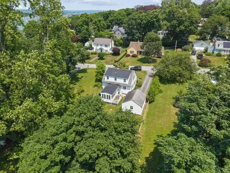 83 South Avenue Tiverton RI 02878
