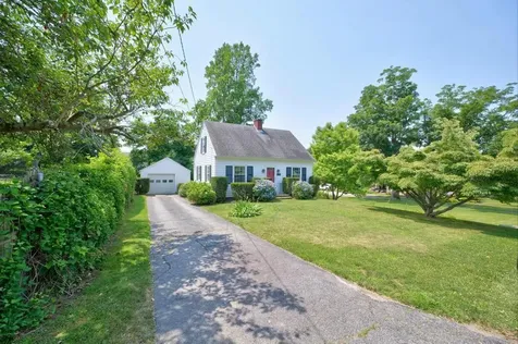 83 South Avenue Tiverton RI 02878