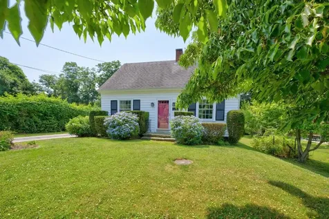 83 South Avenue Tiverton RI 02878