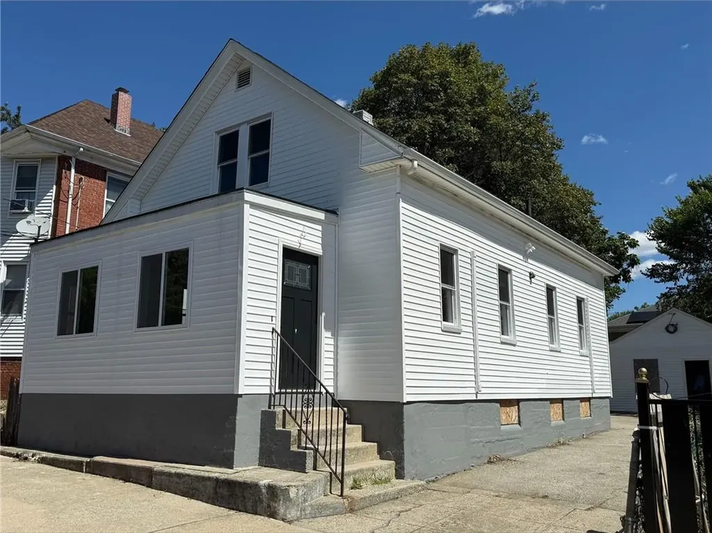 17 Middleton Street Providence RI 02909