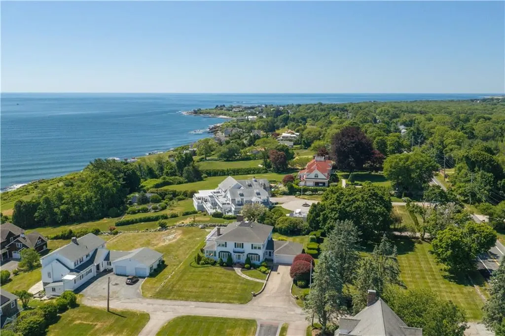 7 Jenckes Court Narragansett RI 02882