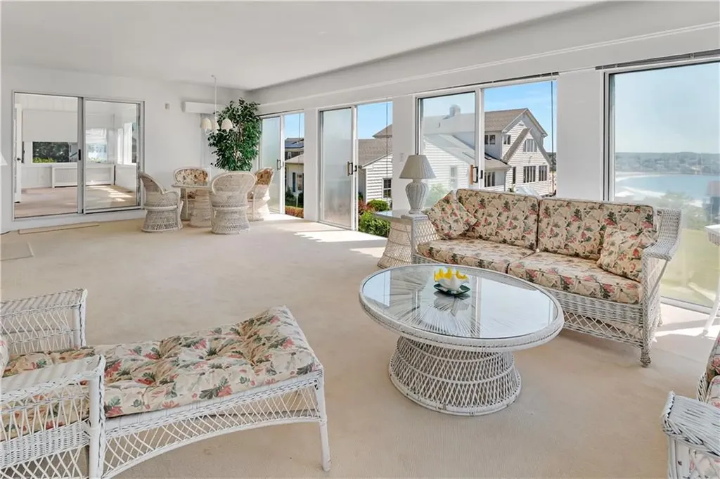 7 Jenckes Court Narragansett RI 02882